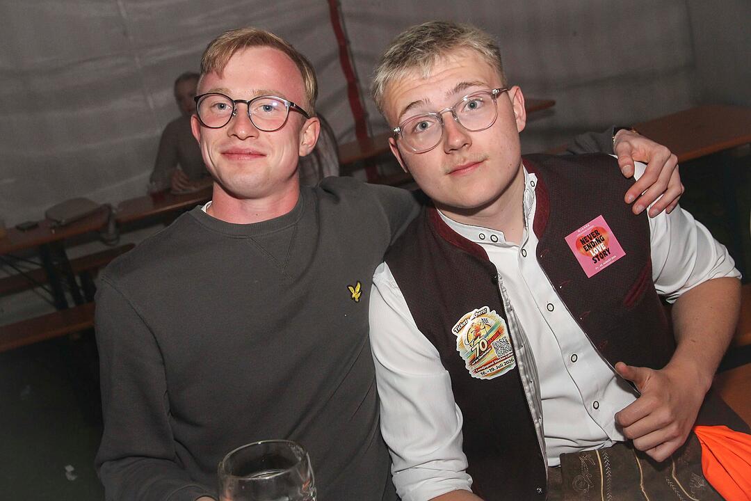 Party mit den DORFROCKERN Party mit den DORFROCKERN