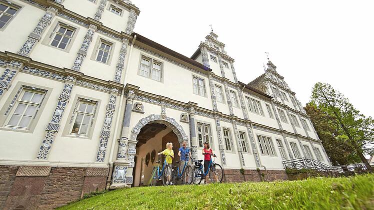 Schlösser am laufenden Band: Das zeichnet das Weserbergland aus. Das Weserrenaissance Schloss Bevern zählt zu den am häufigsten besuchten Anlagen.