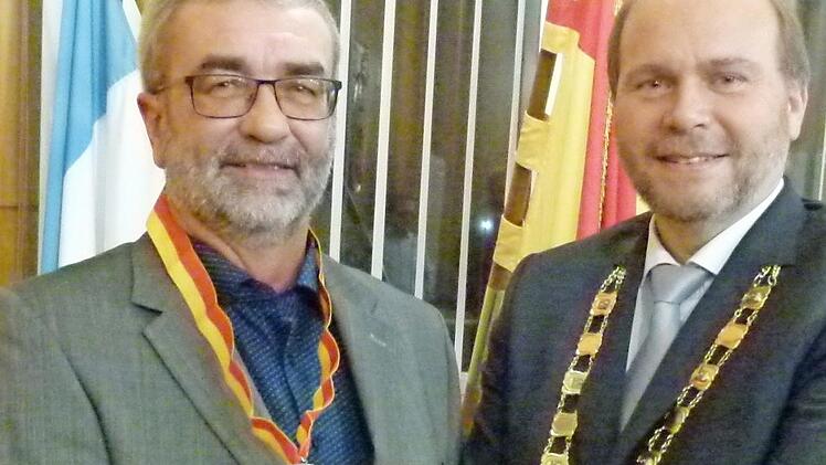 Volker Derks mit der Bürgermedaille