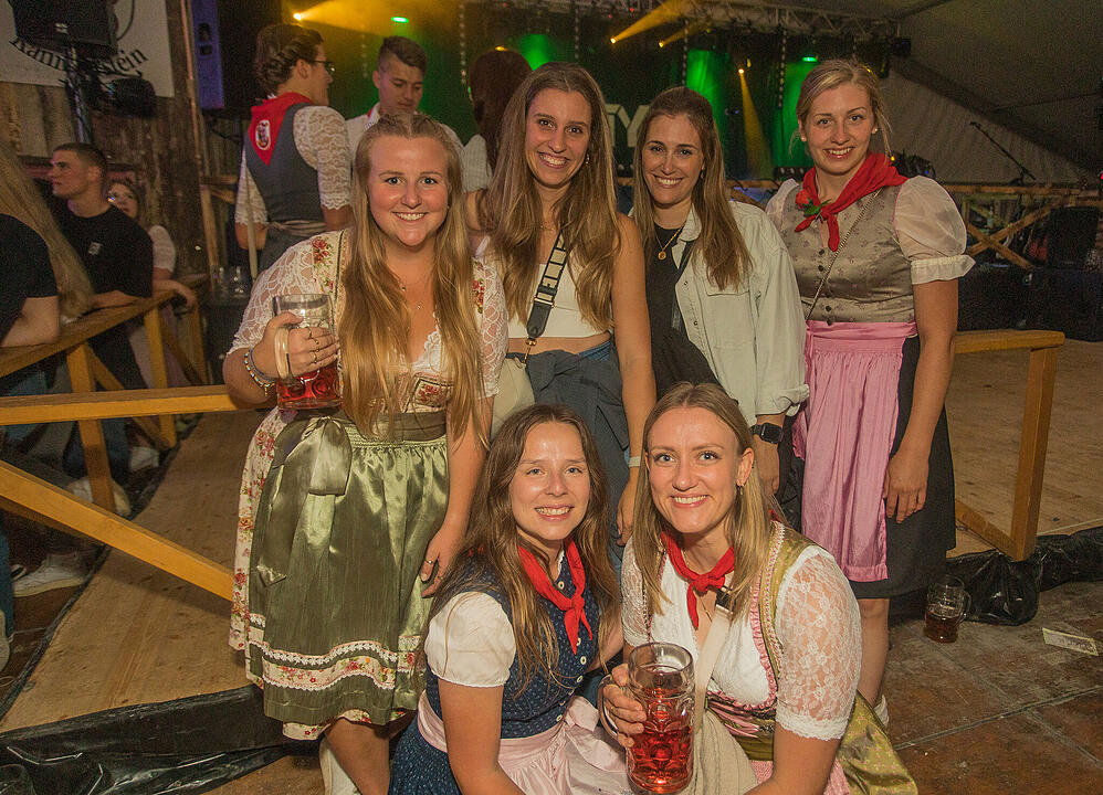 Die Cover- und Partyband "Tasty 7" spielten am Samstag.