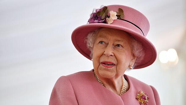 Mit ihren 96 Jahren war Queen Elizabeth II. die &auml;lteste Monarchin der Welt. Ihr Platin-Jubil&auml;um im Juni 2022 feierte sie sogar als dienst&auml;lteste britische Monarchin aller Zeiten, ehe sie drei Monate sp&auml;ter verstarb.