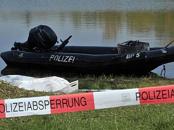 Ein 23-Jähriger hat am Freitag seinen Kommilitonen zerstückelt und in die Saale geschmissen. Symbolbild: David Ebener/dpa