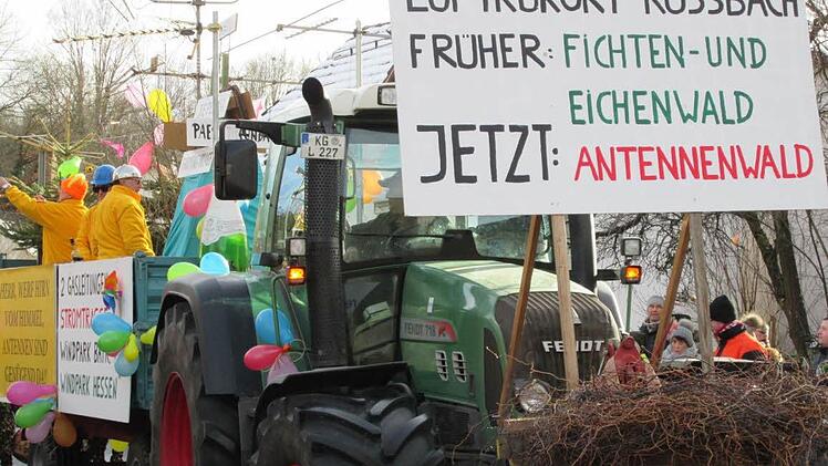 Auch ein Roßbacher Wagen fuhr in Zeitlofs mit. Das Thema, welch´ Wunder, der Amateurfunk. Foto: Diana Leitsch