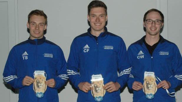 Für ihr überdurchschnittliches Engagement wurden diese drei SVK-Sportler mit der Auszeichnung "Berglöwe des SVK" bedacht (von links): Tobias Schreiner, Christian Forkel, Christian Wolf. Foto: Edwin Meißinger