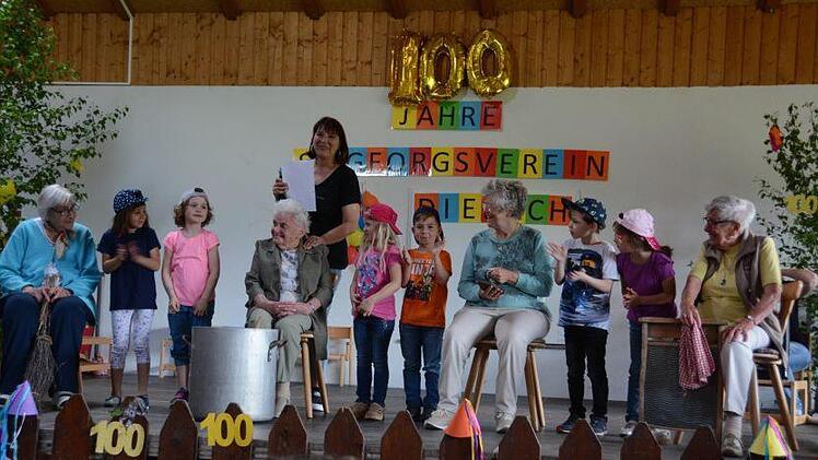 Auch bei den Kleinsten geht es ganz schön fetzig zu bei der 100-Jahr-Feier zum Vereinsbestehen des St. Georg-Vereins Diebach.Elisabeth Assmann