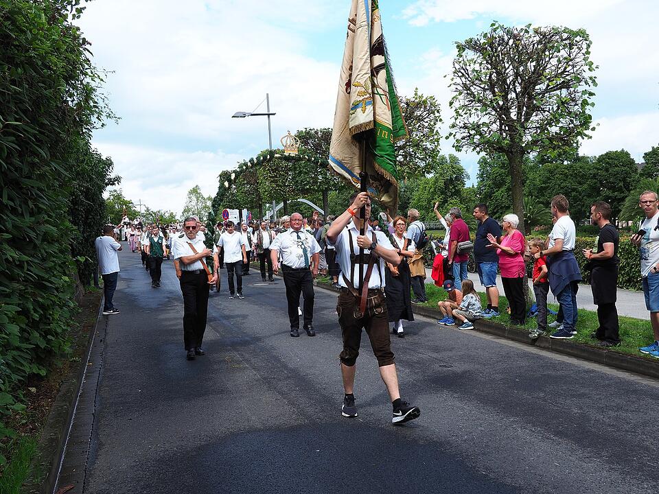Großer historischer Festzug durch Bad Kissingen!