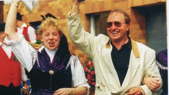 Als Landrat nahm Heinz Köhler regelmäßig bei Veranstaltungen, wie der Trachtenkirmes in Ebersdorf, teil.  Foto: privat