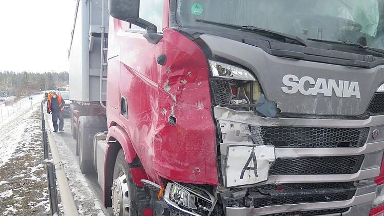 Ein 22-Jähriger hatte bei einem Unfall auf der A93 viel Glück