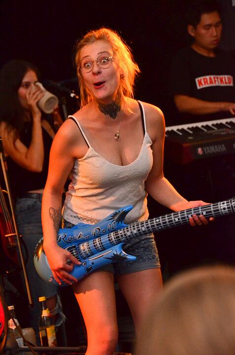 Party mit der Band "CAVELAND"
