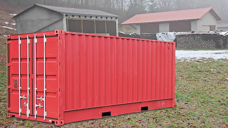 Mit dieser Vision wollte sich der Gemeinderat nicht anfreunden: ein Übersee-Container an der südlichen Zufahrt Kirchlauters. Foto: Kestel/Montage: Heim