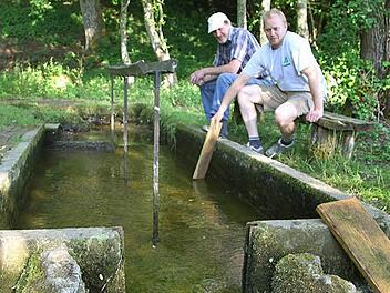 Thorsten Hübner und Heiner Schwank haben ein Konzept für die Sanierung erarbeitet. Foto: Sonja Adam
