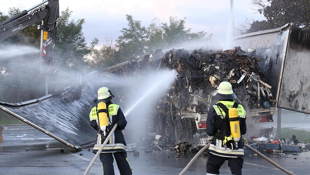 Schwabach: Lkw brannte auf A6