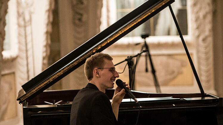 Andreas Wolff stellte seine neue CD "Mosaice" mit einem Klavierabend in der Coburger Ehrenburg vor.Foto: Jochen Berger