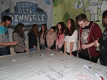 Hip Hop-Tanzkurse und verlängerte Öffnungszeiten im Jugendtreff stehen auf der Wochenendplanung der Jugendlichen. Foto: Sonja Adam