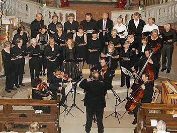 Die Musiker und Sänger in der Wallfahrtskirche Foto: Sabine Weinbeer