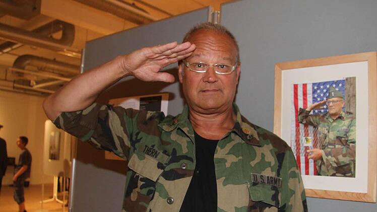 Robert Thern war grenzverbindender Offizier in Hof und erzählt seine eigenen Erfahrungen mit dem Mauerfall