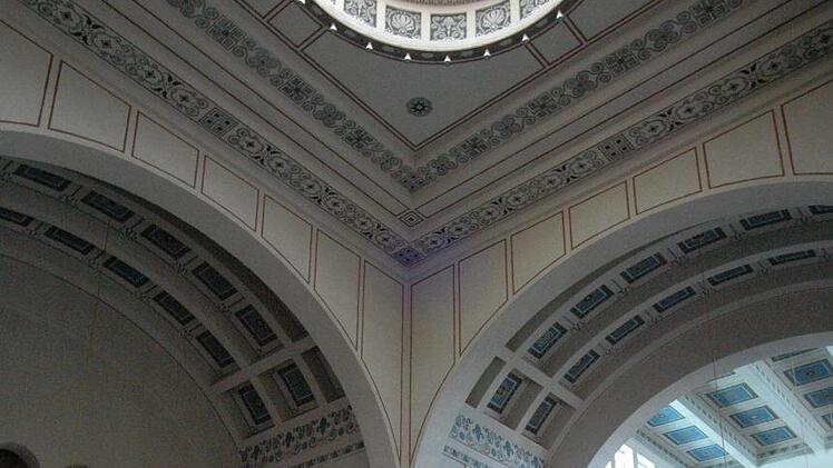 Die Wandelhalle ist ein fr&uuml;her Stahlbetonbau.  Siegfried Farkas