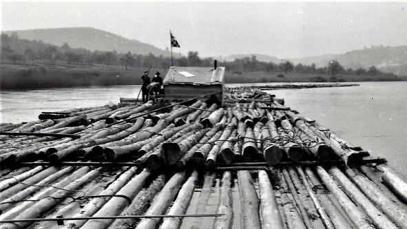 Ein etwa 130 Meter langes Mainfloß mit FloßhütteRepro: Gerd Fleischmann