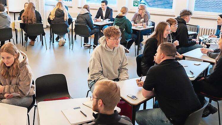 Das Speeddating-Format ist sowohl von den Unternehmensvertretern als auch den Schülerinnen und Schülern als sehr effektiv wahrgenommen worden.