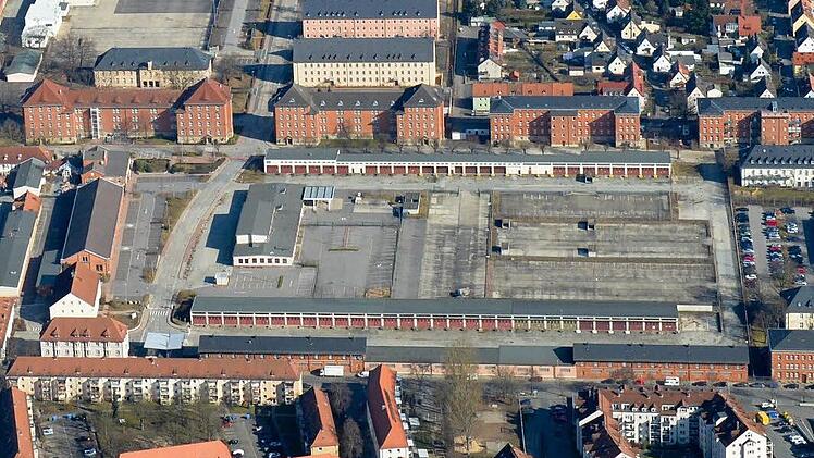 Flüchtlingsströme und Terrorgefahren bringen den Bund in Zugzwang: 3000 neue Bundespolizisten sollen in Bamberg in drei Jahren ihre Ausbildung anfangen.  Foto: Ronald Rinklef