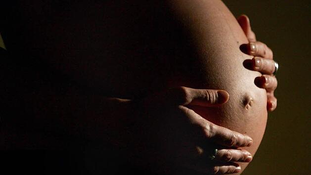 Aktuell wird vor dem Arzneistoff "Ondansetron" gewarnt: Schwangere Frauen sollte kein Medikament einnehmen, dass den Stoff beinhaltet. Symbolfoto: Felix Heyder/dpa