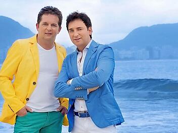 Freddy und Martin, das Duo "Fantasy", bieten mit ihren Liedern ein Wohlfühlprogramm für die Zuhörer.  Foto: Thomann GmbH