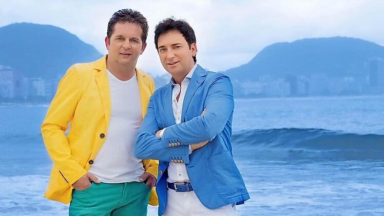 Freddy und Martin, das Duo "Fantasy", bieten mit ihren Liedern ein Wohlfühlprogramm für die Zuhörer.  Foto: Thomann GmbH