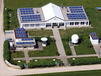 In der Sternwarte Feuerstein können sich Interessierte am Montag den besonderen Mond anschauen. Foto: Frank Fleischmann