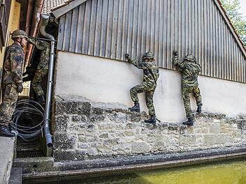 Die Bundeswehr, hier eine Vorstellung in Bonnland, mit Standorten in Hammelburg und Wildflecken hat Großaufträge für das lokale Baugewerbe in die Planung genommen. Das freut die Bürgermeister im Landkreis.  Foto: Alena Schleicher