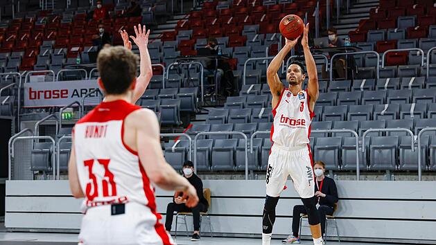 Dominic Lockhart traf im dritten Viertel drei Dreier in Folge. Foto: Daniel L&ouml;b