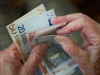 Die Flexirente stößt derzeit auf großes Interesse. Damit können Arbeitnehmer flexibler aus dem Berufsleben aussteigen - und auch mehr dazuverdienen. Symbolfoto: Marijan Murat/dpa