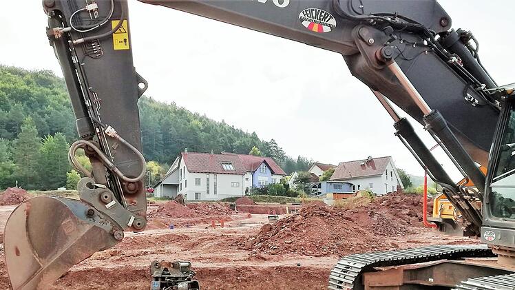 Die Arbeiten im Neubaugebiet "Haiger II" gehen planmäßig voran . Foto: Sigismund von Dobschütz