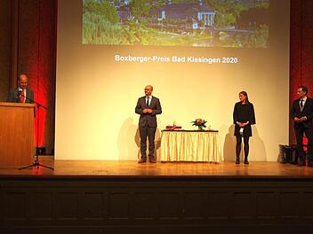 Die Preisverleihung fand mit gebührenden Abstand statt. Foto: Klaus Werner