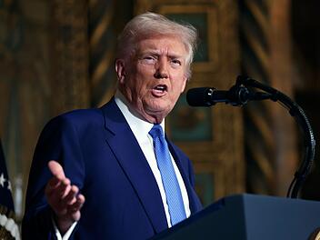 "Ihr hättet es nie anfangen sollen": Trump gibt der Ukraine Schuld an drei Jahren Krieg