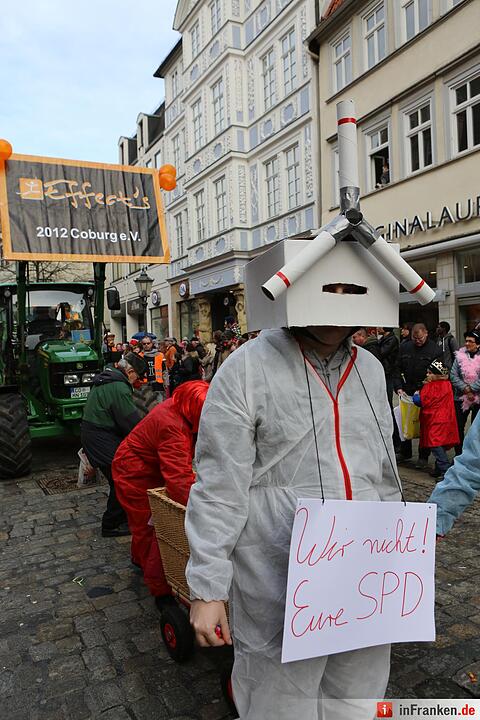 Gaudiwurm: Narren feiern in Coburg