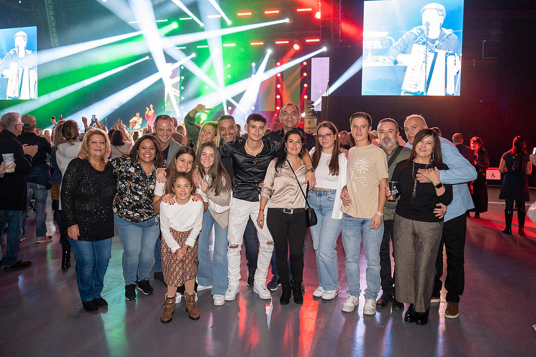 Ricchi e Poveri, Gemelli Diversi, Pino Barone Band, u.v.m.