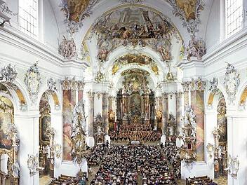 Der barocke Kirchenraum der Ottobeurer Basilika ist Jahr für Jahr Schauplatz hochkarätiger Konzertereignisse. Foto: djd/Touristikamt Ottobeuren