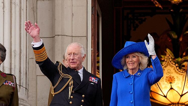K&ouml;nig Charles III. und K&ouml;nigin Camilla