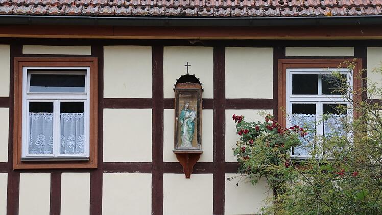 Die Muttergottes gehört zum HausMatthias Einwag