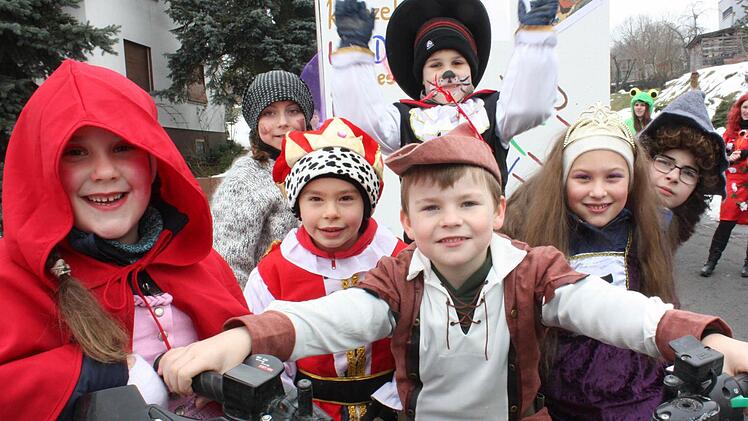Eindrücke vom Rosenmontagsumzug in Waldfenster.  Foto: Robert Huger