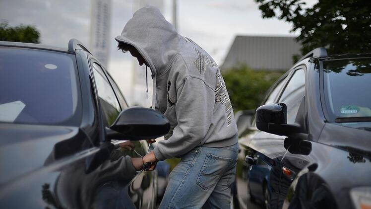 Ein Unbekannter hat in Bad Brückenau den Bremsschlauch eines Autos sabotiert. Symbolbild: Ruediger Kottmann/www.polizei-beratung.de