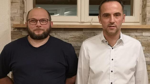 Sie f&uuml;hren die Liste der Freien W&auml;hlergruppe Singenrain an:  3.  B&uuml;rgermeister J&uuml;rgen Metz (rechts) und  den auf Platz zwei nominierten Roland M&uuml;ller. Foto: Claudia Metz.