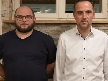 Sie f&uuml;hren die Liste der Freien W&auml;hlergruppe Singenrain an:  3.  B&uuml;rgermeister J&uuml;rgen Metz (rechts) und  den auf Platz zwei nominierten Roland M&uuml;ller. Foto: Claudia Metz.