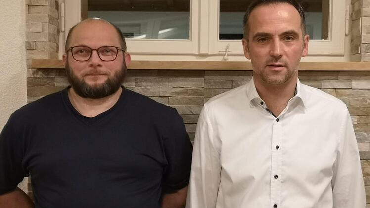Sie f&uuml;hren die Liste der Freien W&auml;hlergruppe Singenrain an:  3.  B&uuml;rgermeister J&uuml;rgen Metz (rechts) und  den auf Platz zwei nominierten Roland M&uuml;ller. Foto: Claudia Metz.