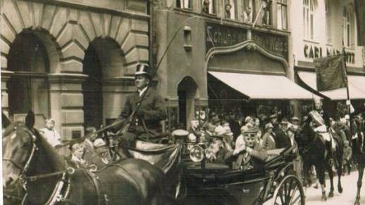 Einzug der Präsidierenden um 1910. Foto: privat
