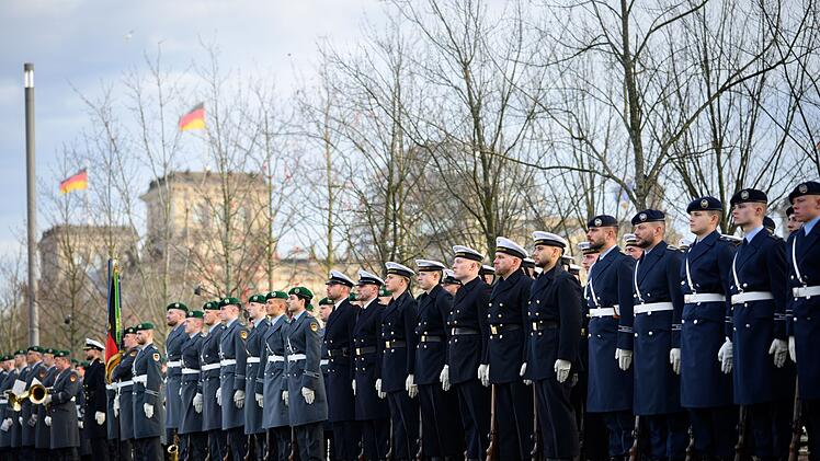 70. Jahrestag der Bundeswehr - Feierliches Gel&ouml;bnis
