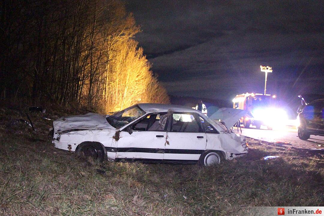 Auto ueberschlaegt sich auf der A3 mehrfach - Fahrer stirbt am Unfallort