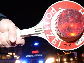 Polizeikontrolle (Symbolbild)