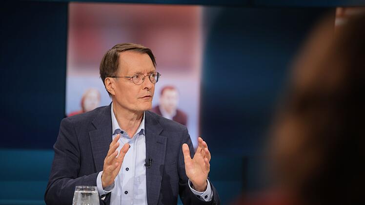 Bei "Hart aber fair" kritisiert Karl Lauterbach "dreierlei Arten von Angriffen" auf B&auml;rbel Bas.