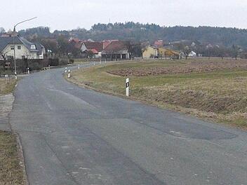Die Kreisstraße FO 23 in Bieberbach wird vom Ortseingang bis zum Marktplatz ausgebaut und mit einem Gehsteig versehen. Foto: Reinhard Löwisch